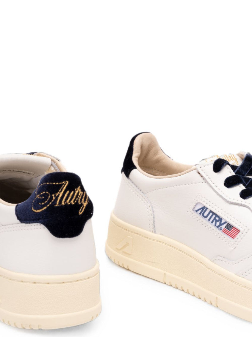 White Logo Sneakers 4