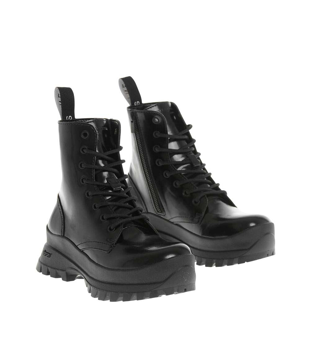 Black Logo Trace Boots 2
