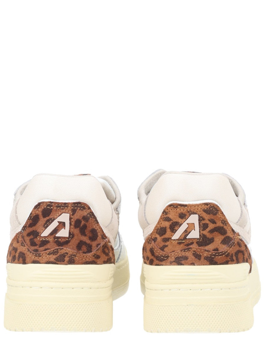 White Logo Sneakers 4
