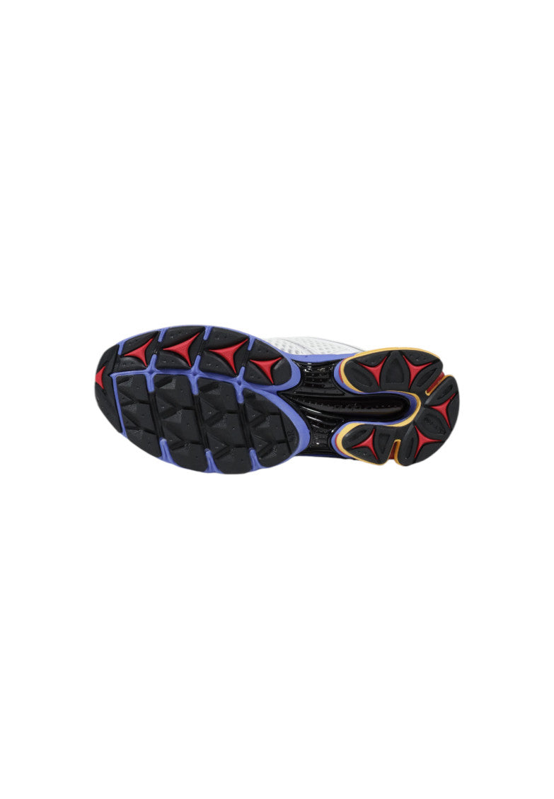 White Progrid Triumph-4 Sneakers 5