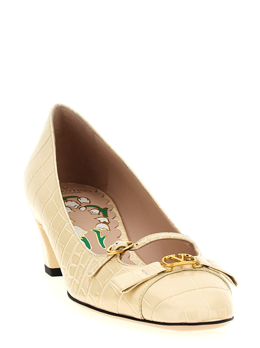 White Pointed Toe Pumps 2