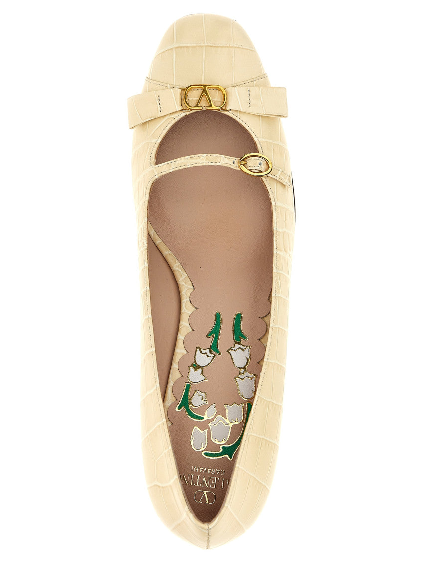 White Pointed Toe Pumps 4