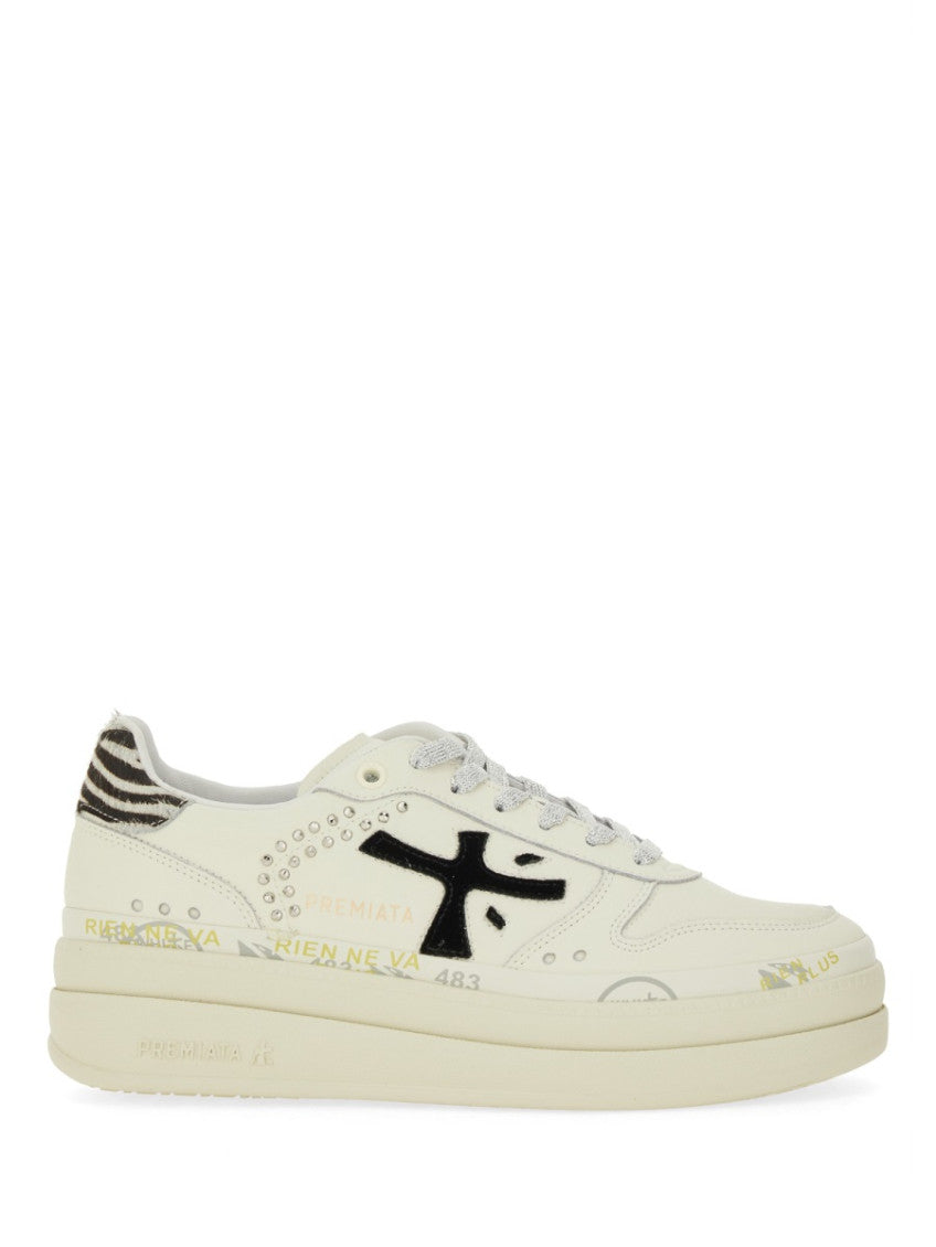 White Logo Logo Sneakers 1
