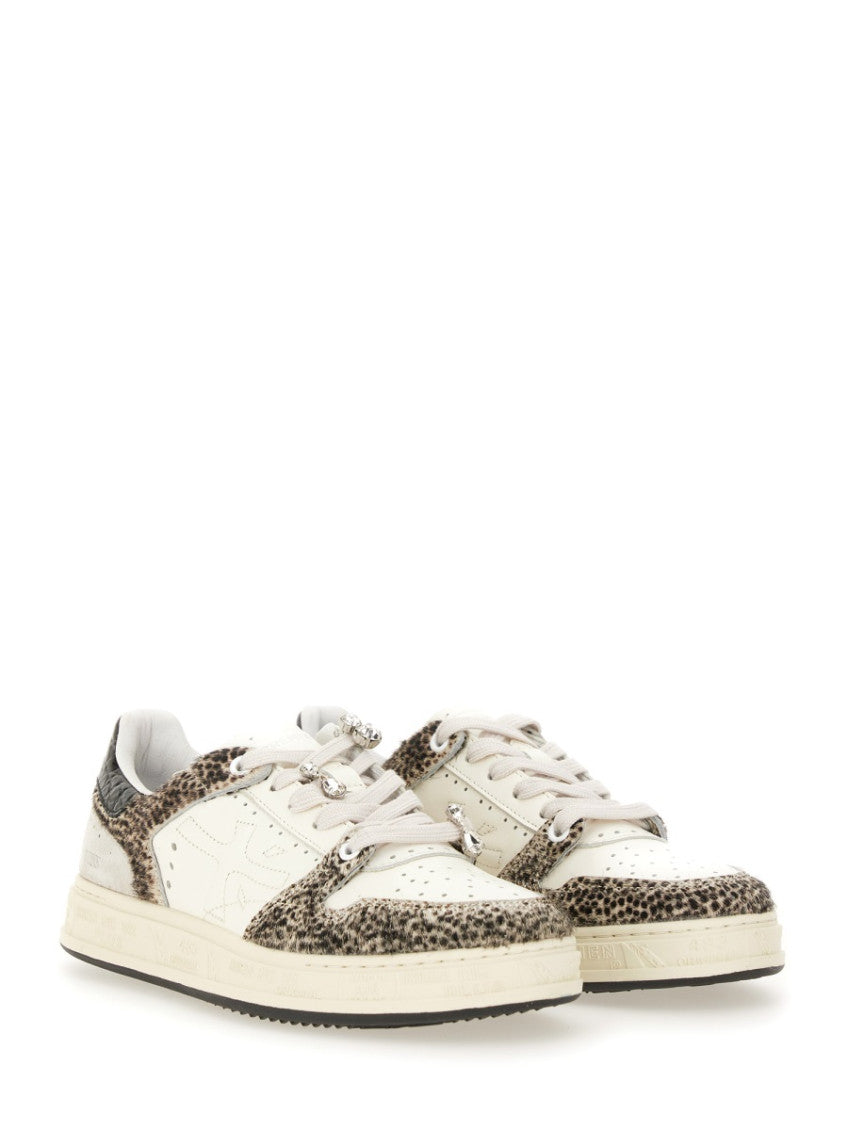 White Quinnd Sneakers 2