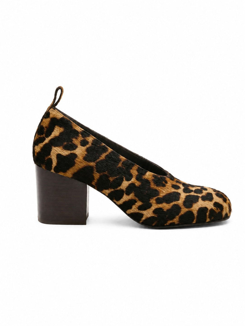Leopard Print Slip-on Pumps 1