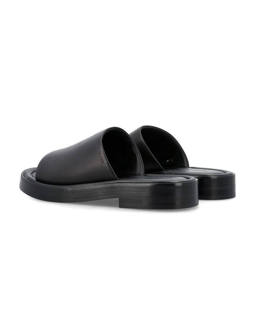 Black Solid Slide Slippers 4