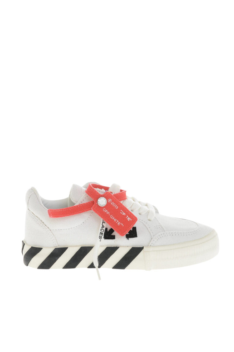 Boys White Low-Top Sneakers 1