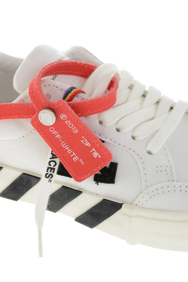Boys White Low-Top Sneakers 4