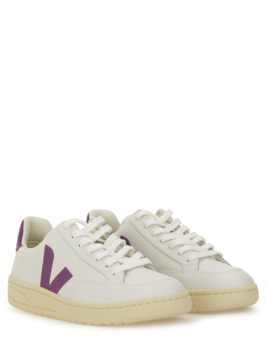 White Logo Sneakers 2