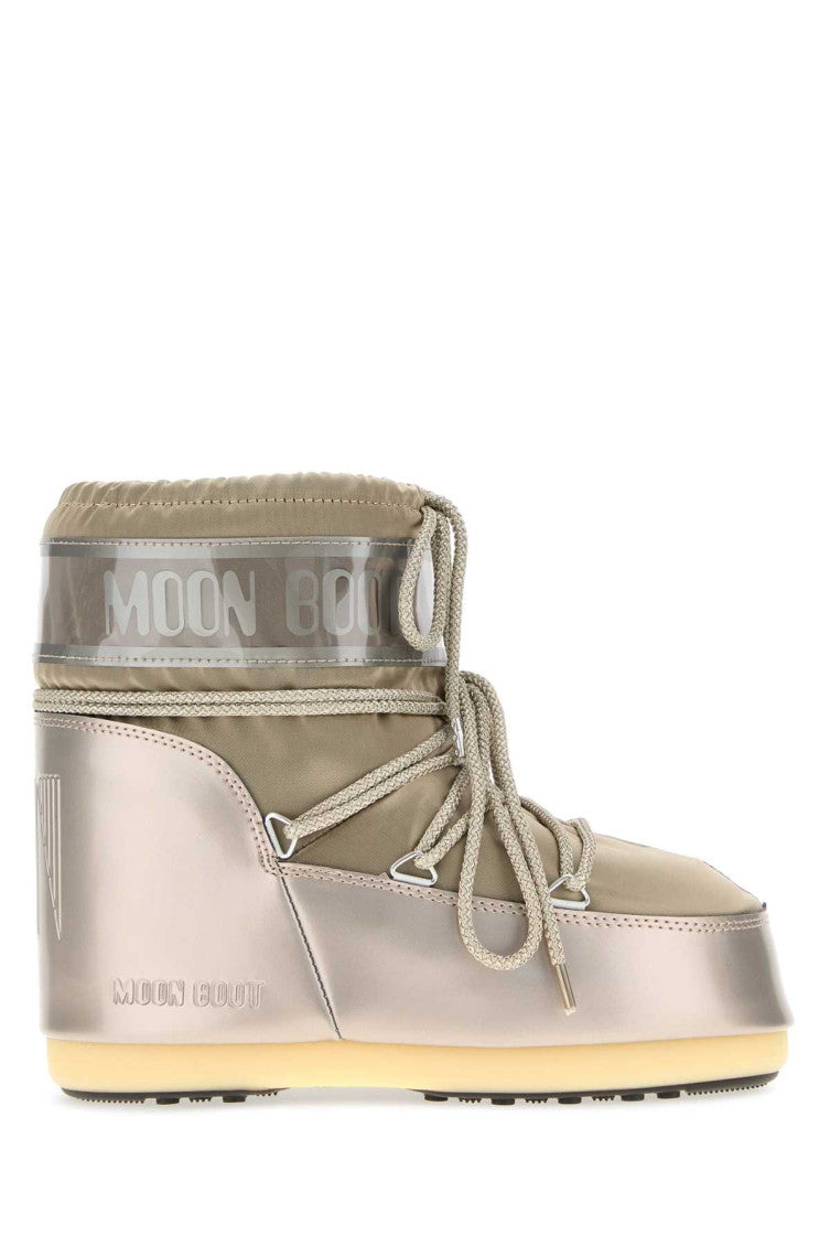 Golden Logo Boots 1