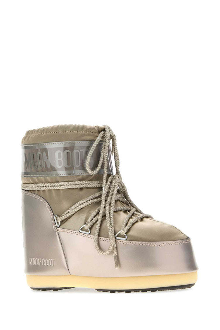 Golden Logo Boots 2