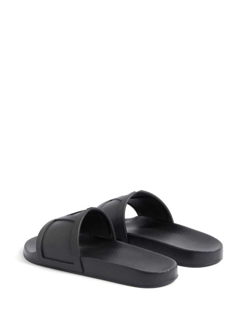 Black Pool Slides 4