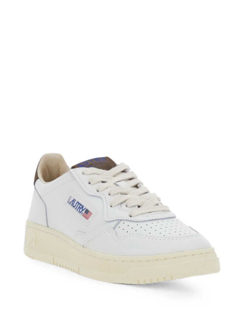 White Logo Sneakers 2