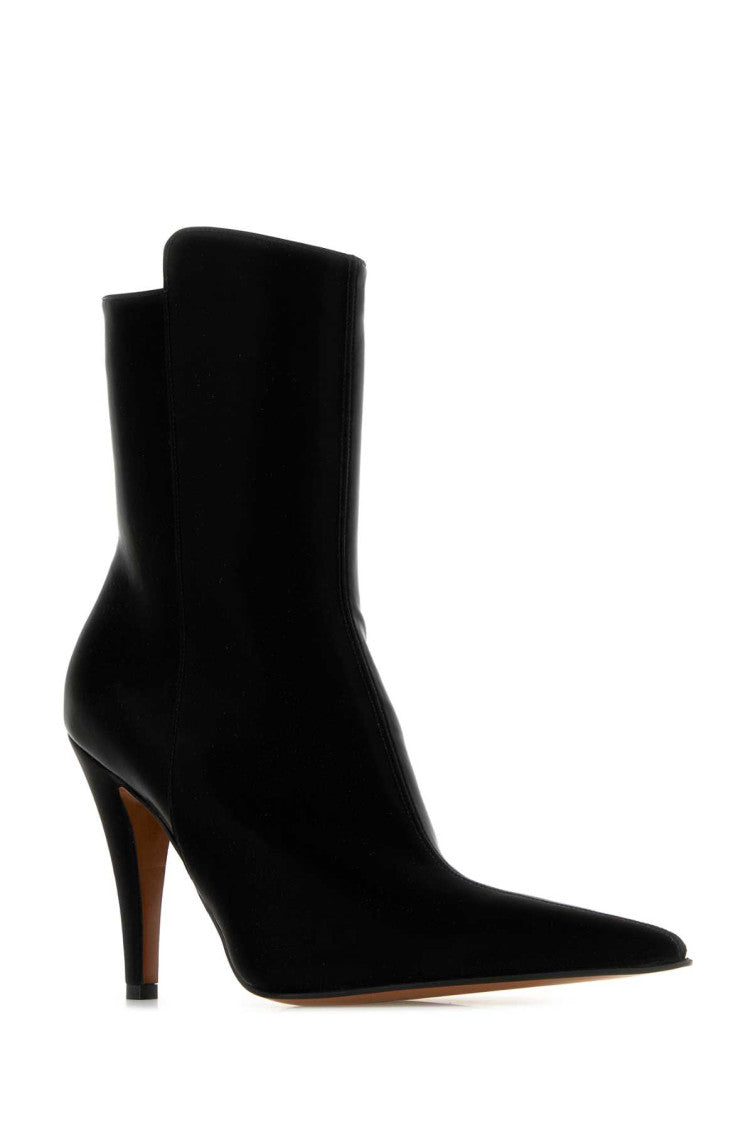 Black Pointed Toe Boots 2