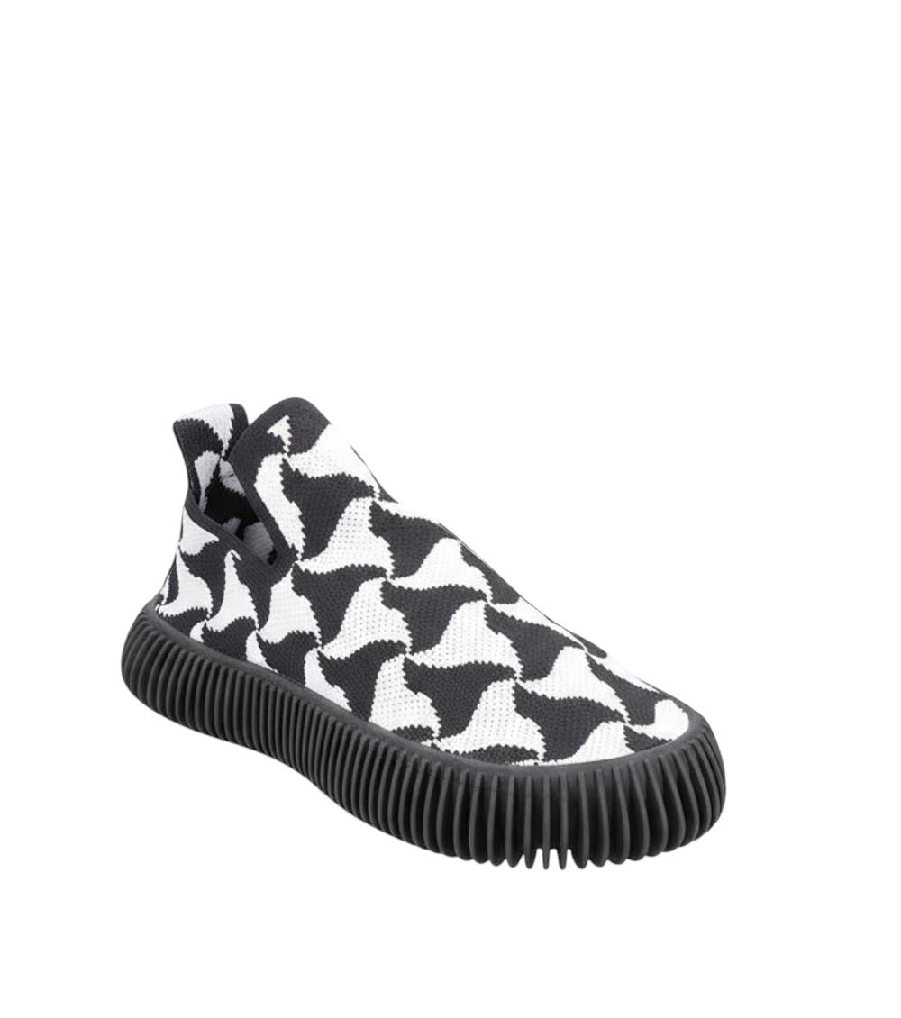 BlackWhite Wavy Triangle Sneakers 3