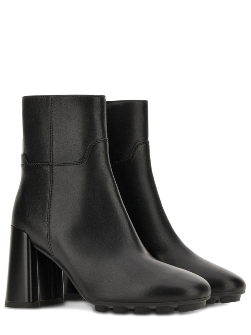 Black Zipper Boots 2