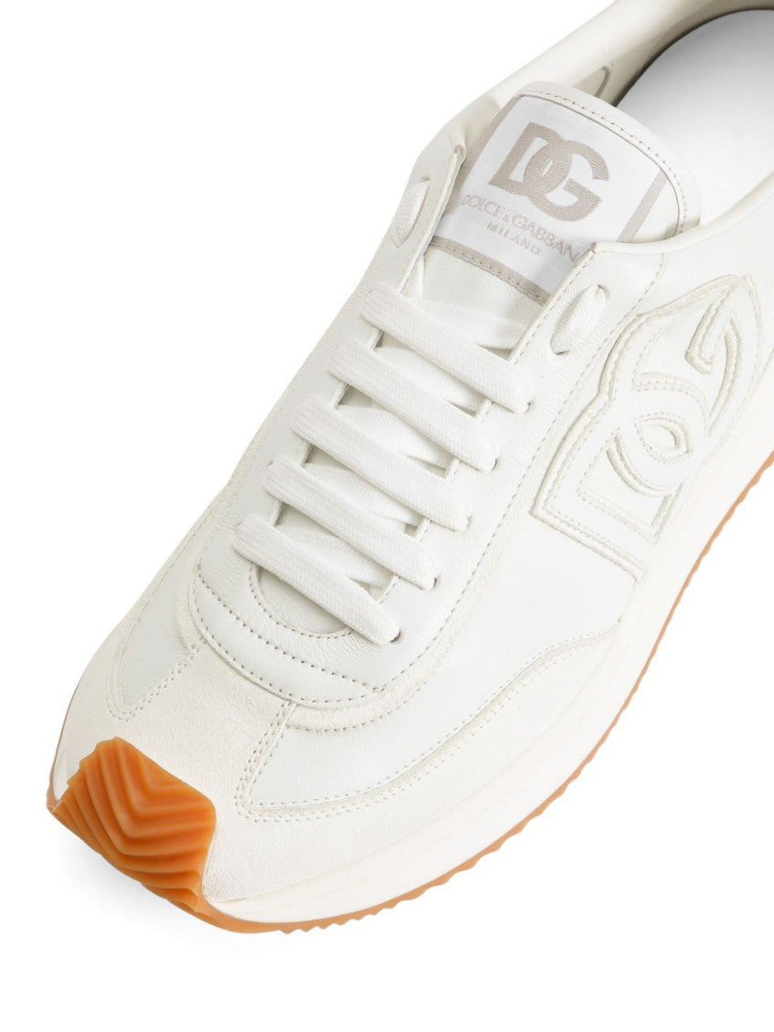 White Logo Sneakers 3